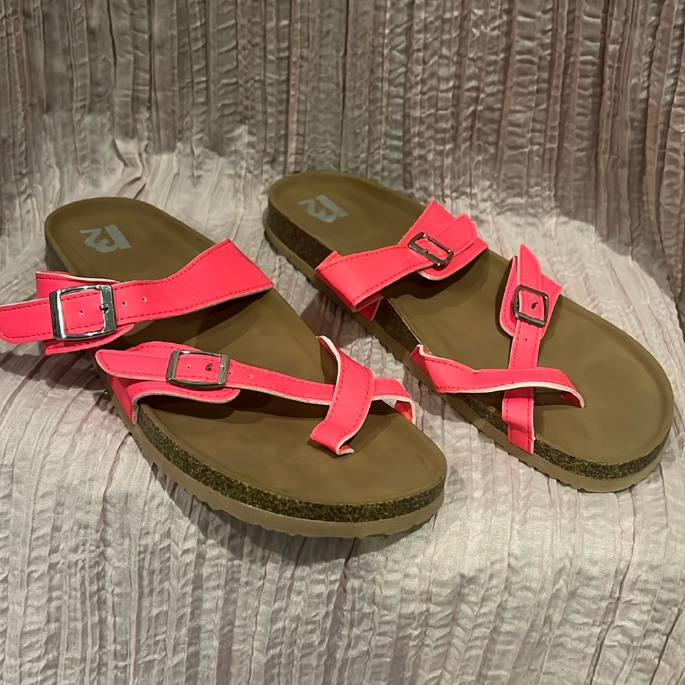 R2 Hot Pink Women’s size 11 sandal NWOT